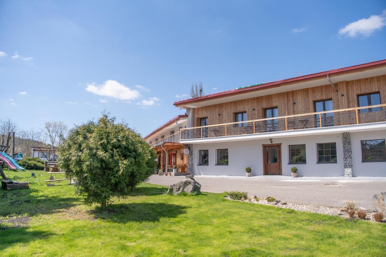 Racek Hotel